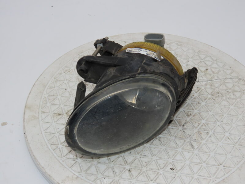 VOLKSWAGEN-PHARE ANTIBROUILLARD AVD