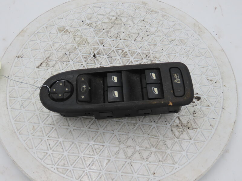 PEUGEOT-COMMANDE LEVE-GLACE PORTE AVG