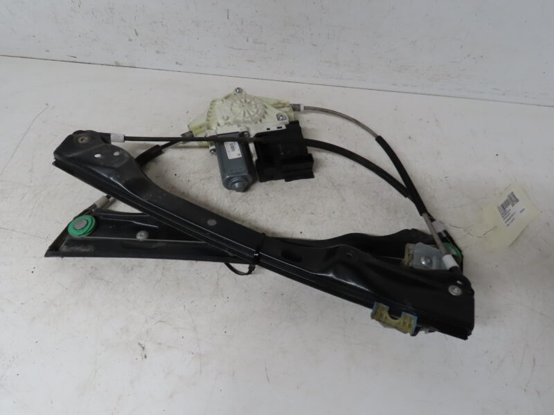 VOLKSWAGEN-MECANISME+MOTEUR LEVE-GLACE AVD