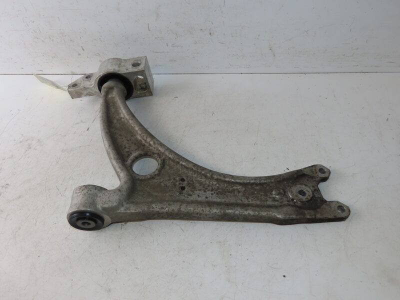 VOLKSWAGEN-TRIANGLE INF AVG