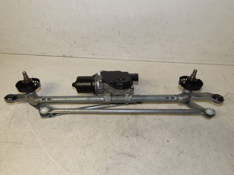 NISSAN-MOTEUR ESSUIE-GLACE AV