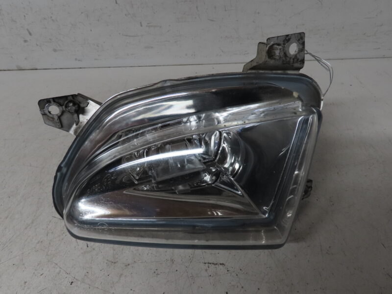 PEUGEOT-PHARE ANTIBROUILLARD AVG