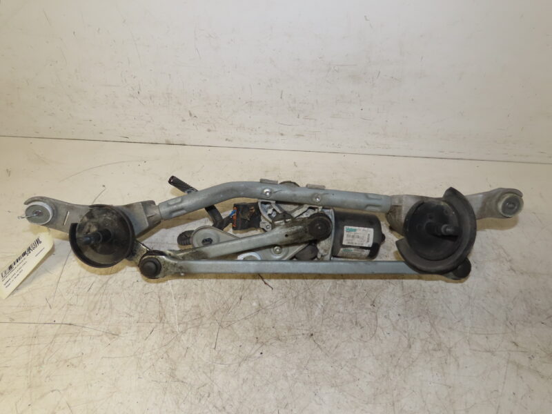 NISSAN-MOTEUR ESSUIE-GLACE AV