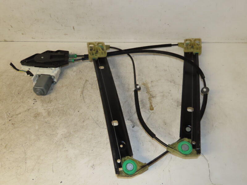 AUDI-MECANISME+MOTEUR LEVE-GLACE AVG