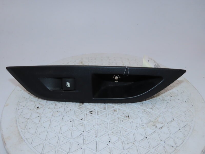 PEUGEOT-COMMANDE LEVE-GLACE PORTE ARD