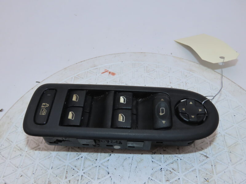 PEUGEOT-COMMANDE LEVE-GLACE PORTE AVG