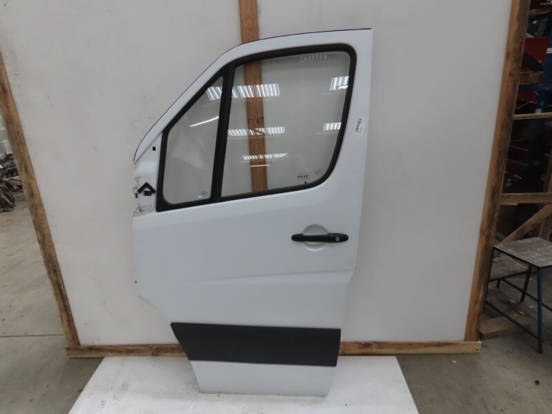 MERCEDES-PORTE AVG