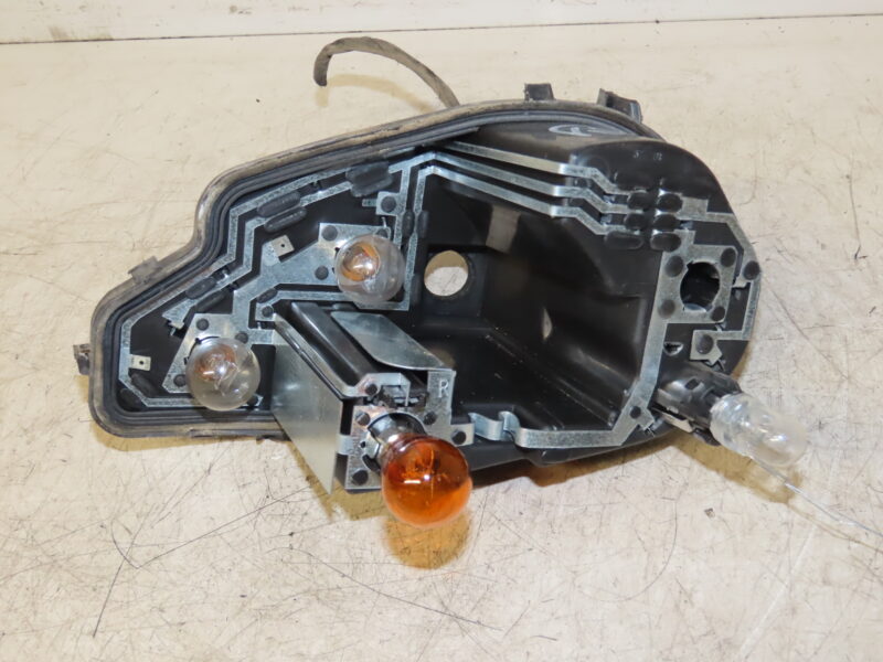 SEAT-PLATINE FEU ARD