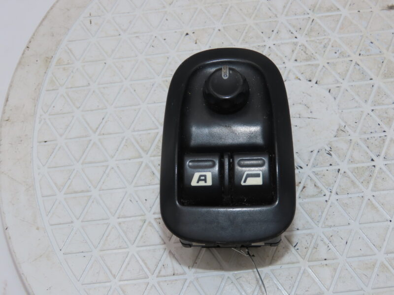 PEUGEOT-COMMANDE LEVE-GLACE PORTE AVG