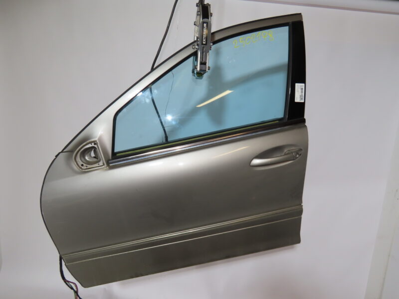 MERCEDES-PORTE AVG