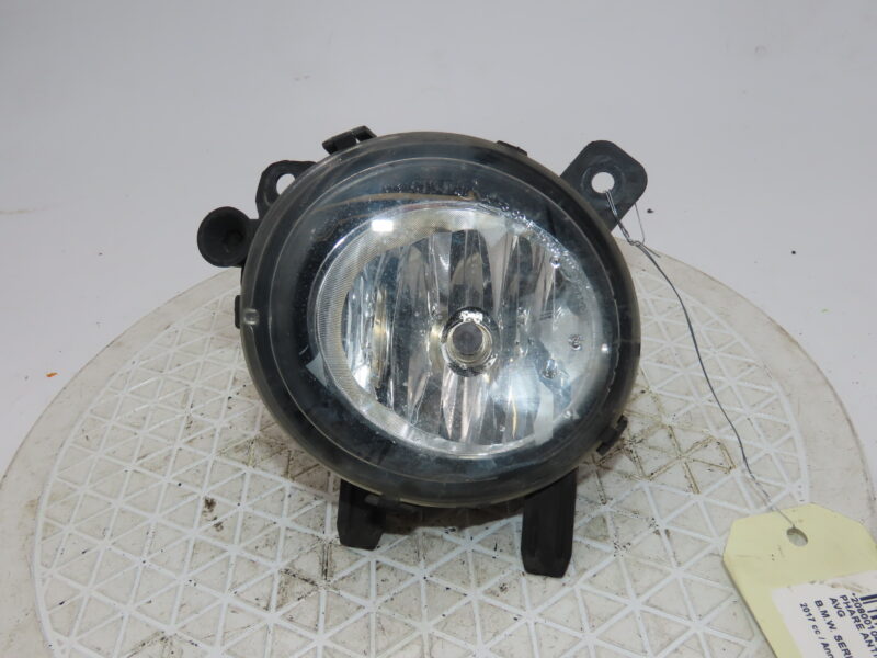 B.M.W.-PHARE ANTIBROUILLARD AVG