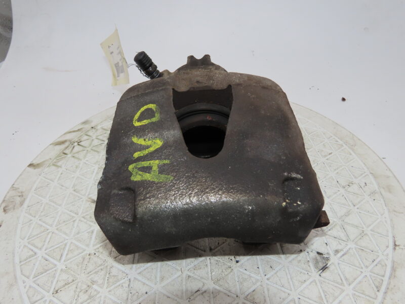 VOLKSWAGEN-ETRIER DE FREIN AVD