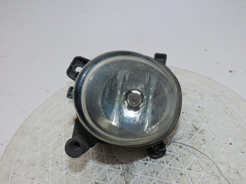 AUDI-PHARE ANTIBROUILLARD AVD
