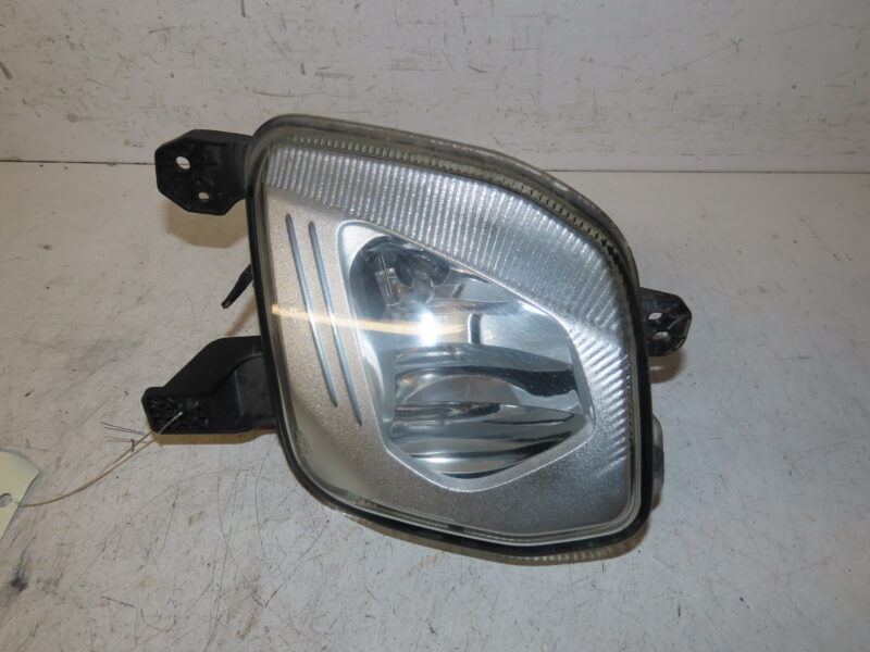 FORD-PHARE ANTIBROUILLARD AVG