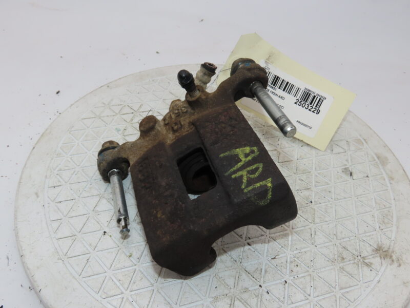 NISSAN-ETRIER DE FREIN ARD
