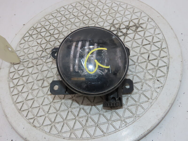 PEUGEOT-PHARE ANTIBROUILLARD AVG