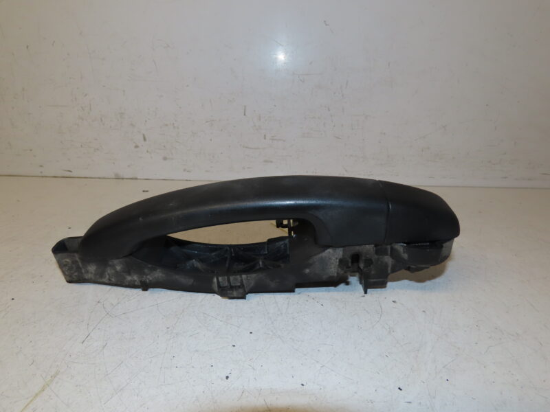 RENAULT-POIGNEE EXT PORTE AVD