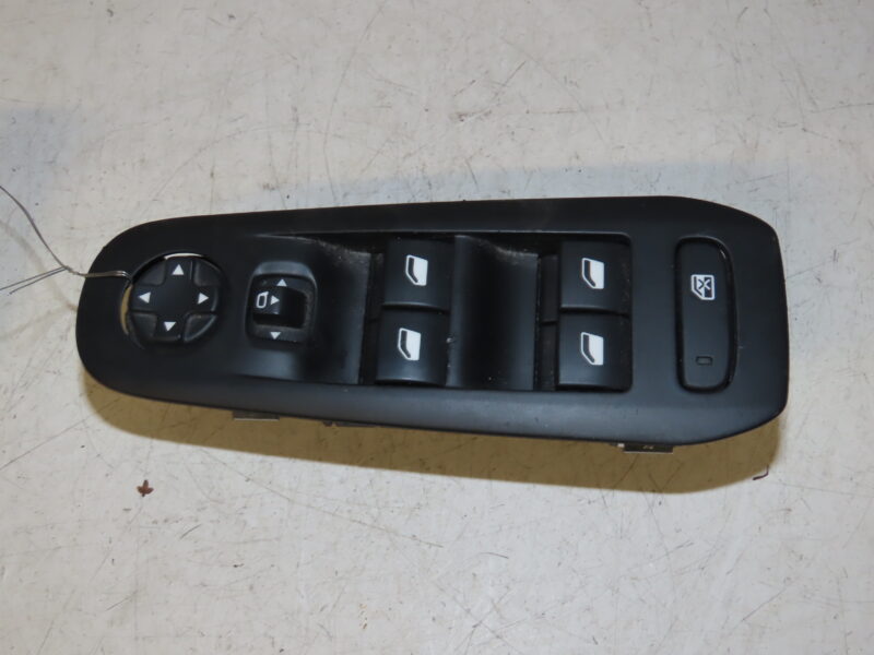 PEUGEOT-COMMANDE LEVE-GLACE PORTE AVG