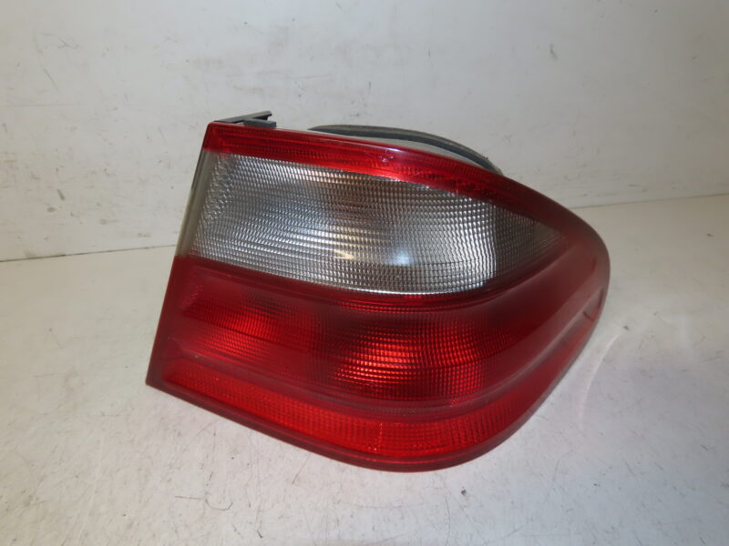 MERCEDES-FEU ARD