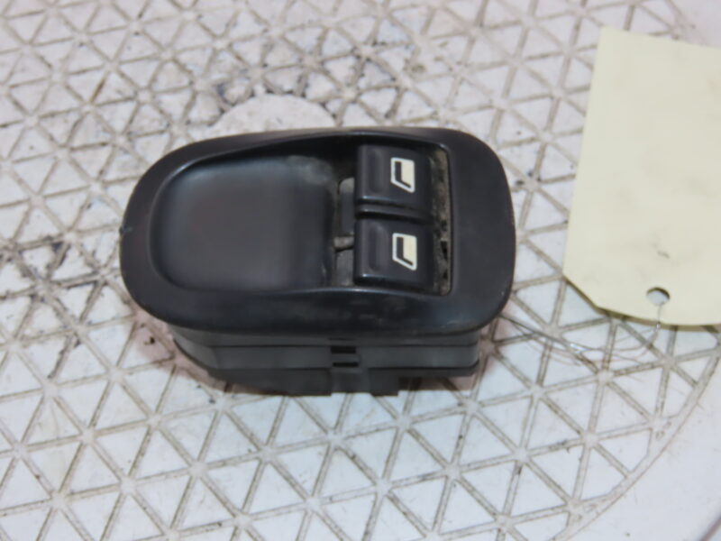 PEUGEOT-COMMANDE LEVE-GLACE PORTE AVG