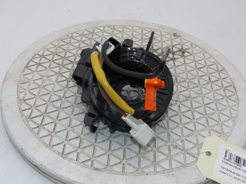 TOYOTA-CONTACTEUR TOURNANT