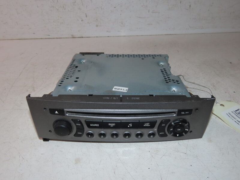 PEUGEOT-AUTORADIO