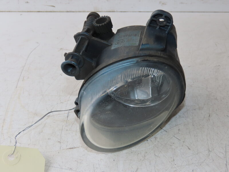 AUDI-PHARE ANTIBROUILLARD AVD