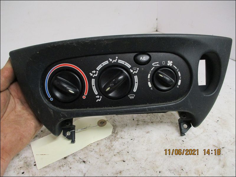 RENAULT-COMMANDE DE CHAUFFAGE