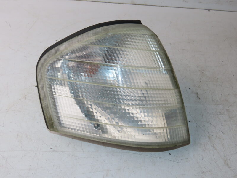MERCEDES-CLIGNOTANT D