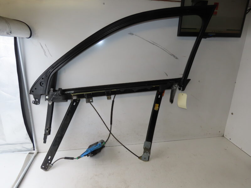 AUDI-MECANISME+MOTEUR LEVE-GLACE AVD