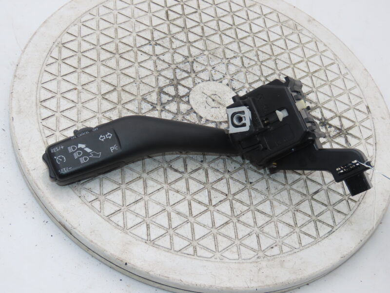 VOLKSWAGEN-COMMANDE CLIGNOTANT