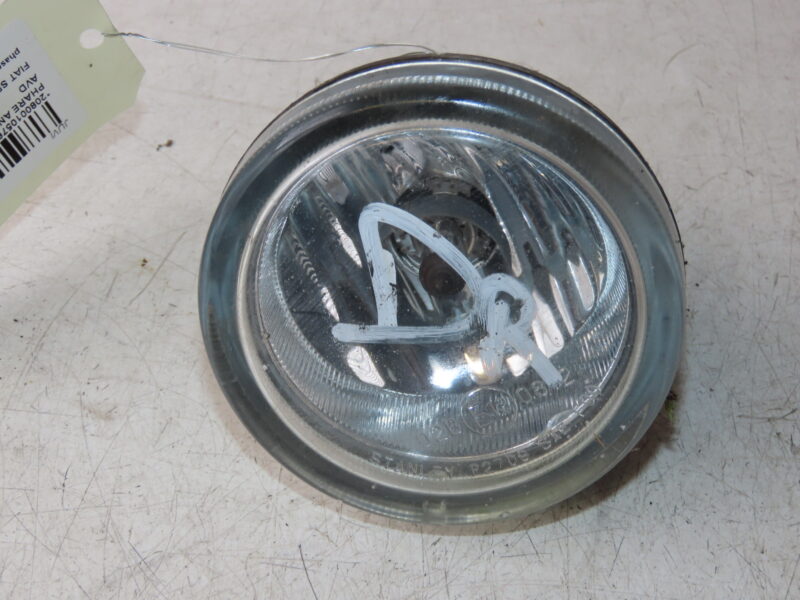 FIAT-PHARE ANTIBROUILLARD AVD