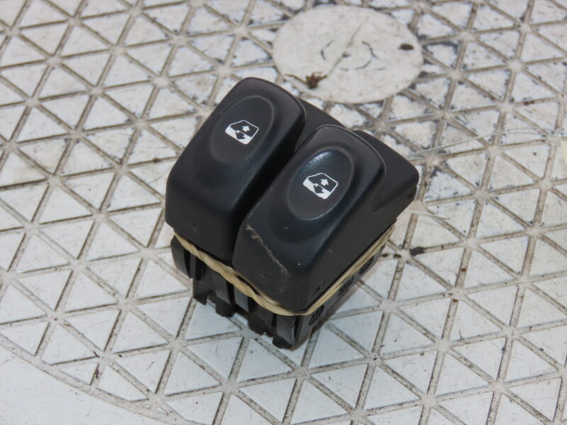 RENAULT-COMMANDE LEVE-GLACE PORTE AVG