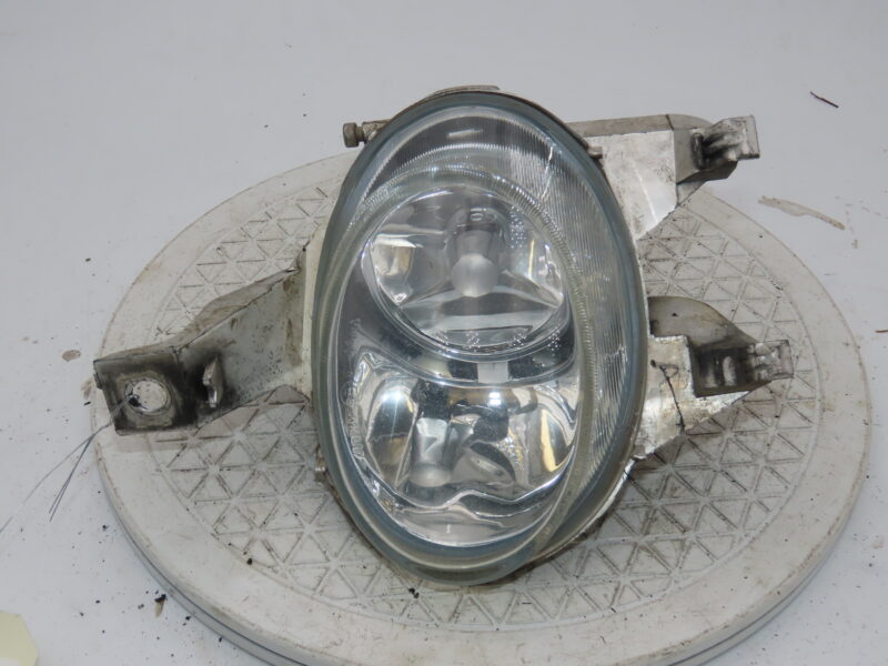 PEUGEOT-PHARE ANTIBROUILLARD AVD