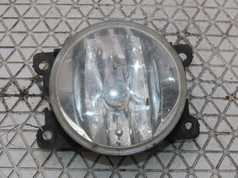 PEUGEOT-PHARE ANTIBROUILLARD AVG