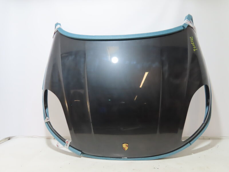 PORSCHE-CAPOT