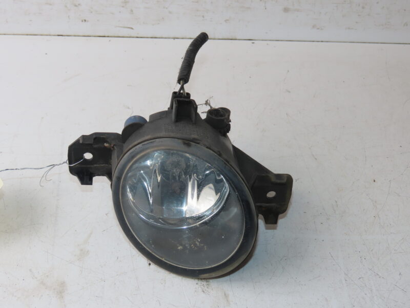 NISSAN-PHARE ANTIBROUILLARD AVG