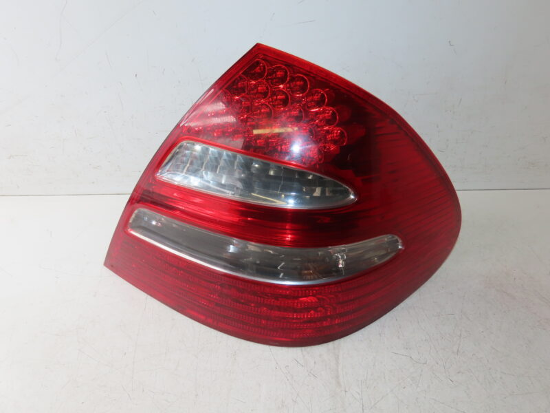 MERCEDES-FEU ARD