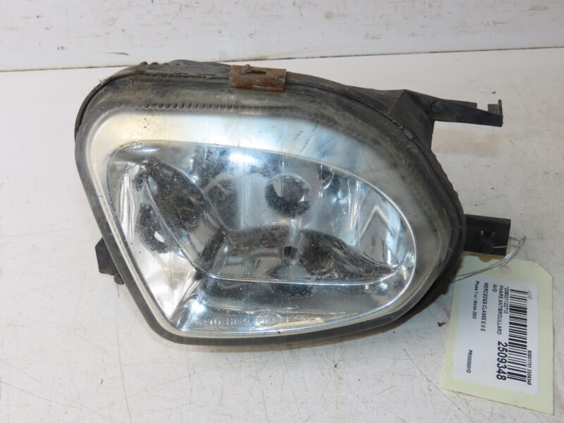 MERCEDES-PHARE ANTIBROUILLARD AVD