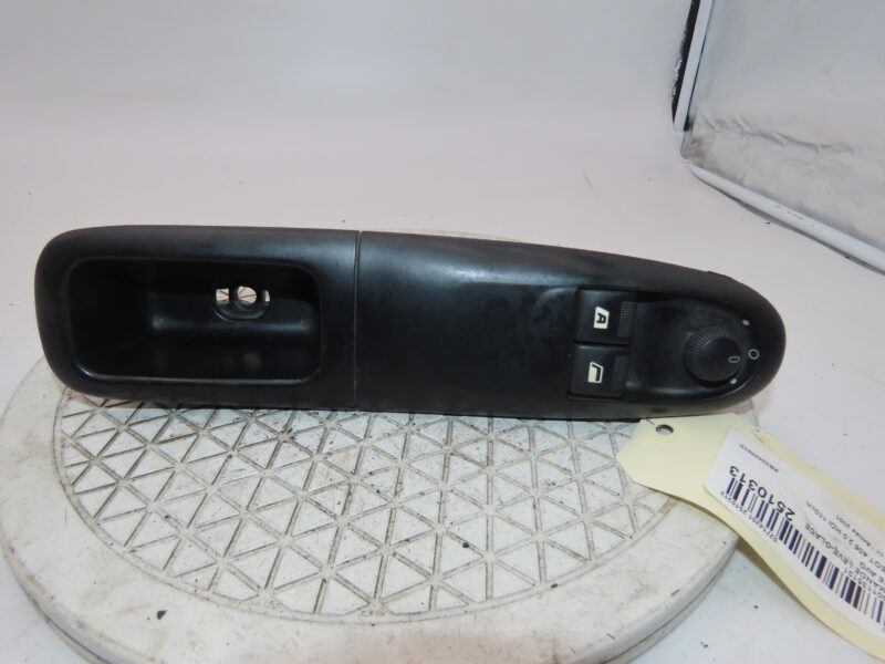 PEUGEOT-COMMANDE LEVE-GLACE PORTE AVG