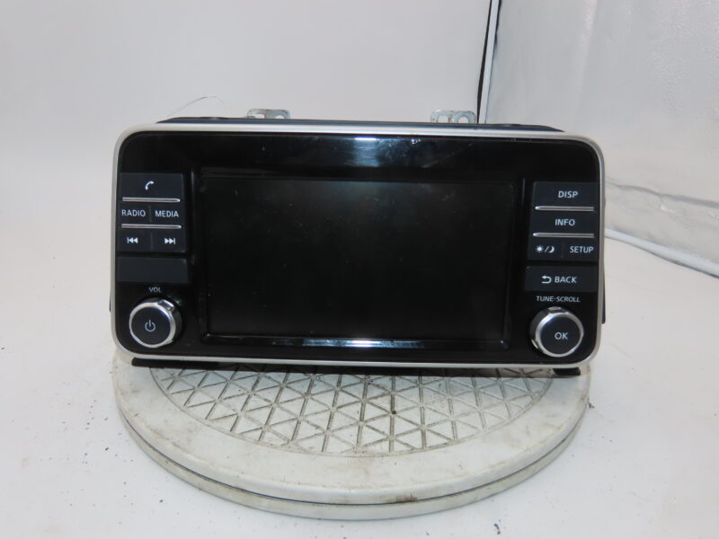 NISSAN-AUTORADIO
