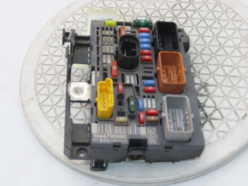 PEUGEOT-BSM (BOITIER SERVITUDE MOTEUR)