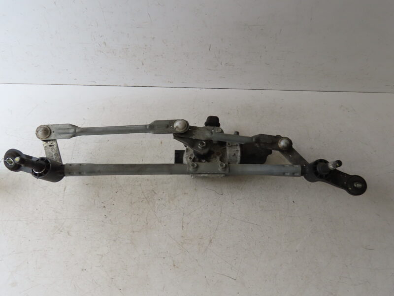 DACIA-MOTEUR ESSUIE-GLACE AV