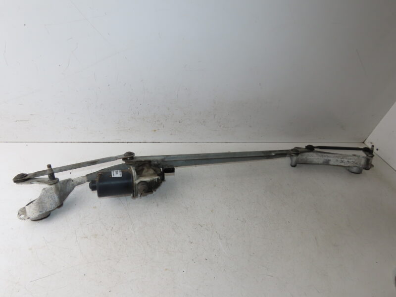 MERCEDES-MOTEUR ESSUIE-GLACE AV