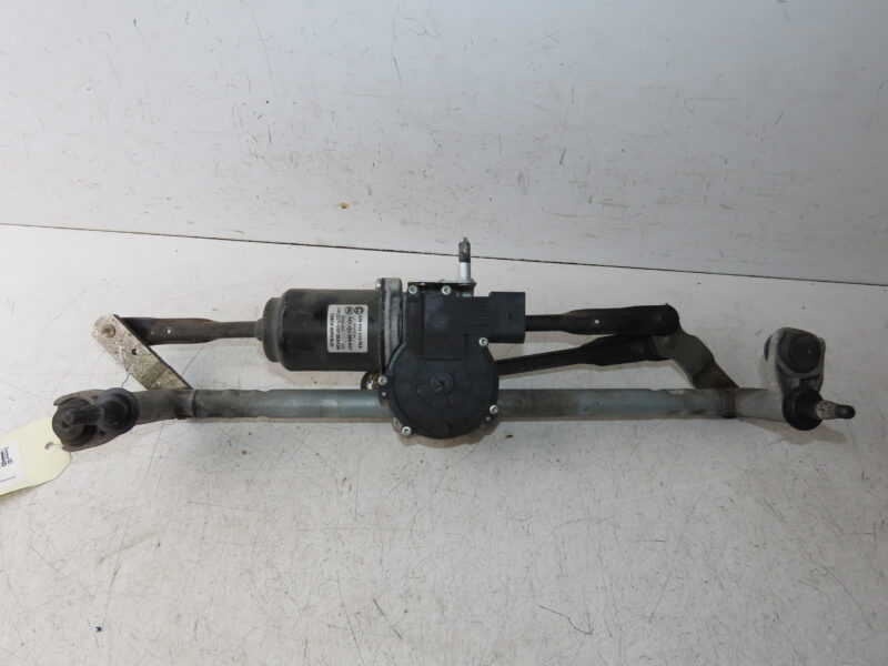 SKODA-MOTEUR ESSUIE-GLACE AV