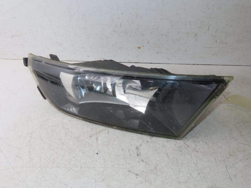 SKODA-PHARE ANTIBROUILLARD AVG