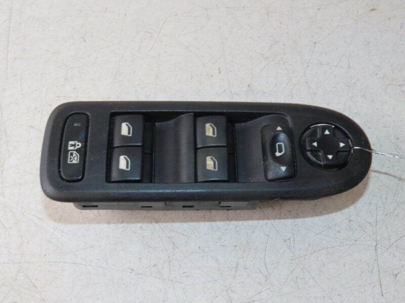 PEUGEOT-COMMANDE LEVE-GLACE PORTE AVG