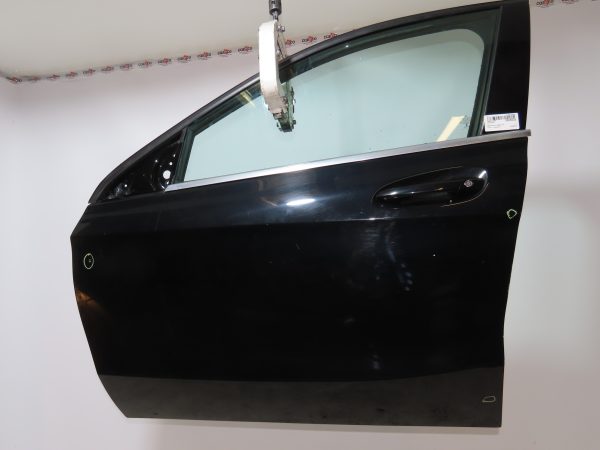 MERCEDES-PORTE AVG