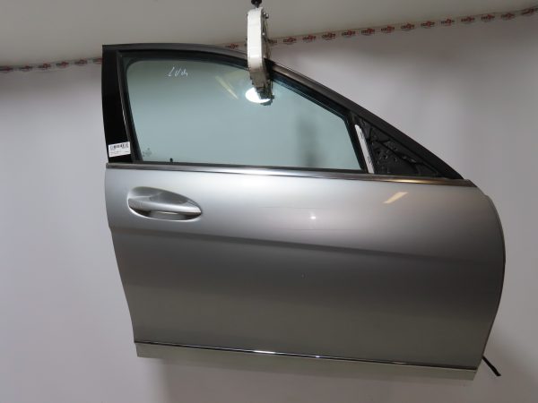 MERCEDES-PORTE AVD