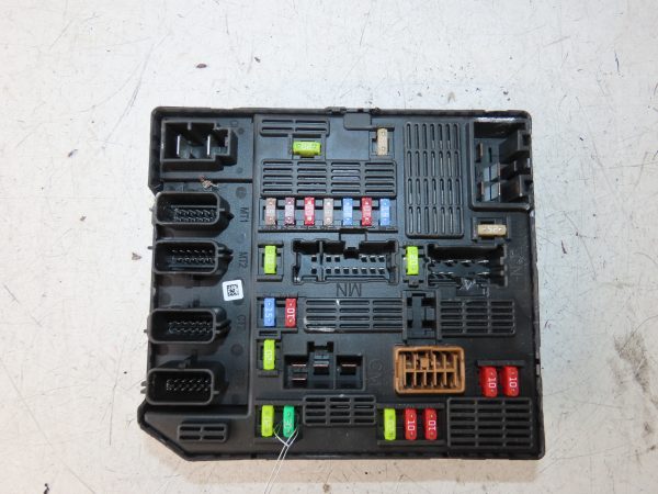 RENAULT-BSM (BOITIER SERVITUDE MOTEUR)